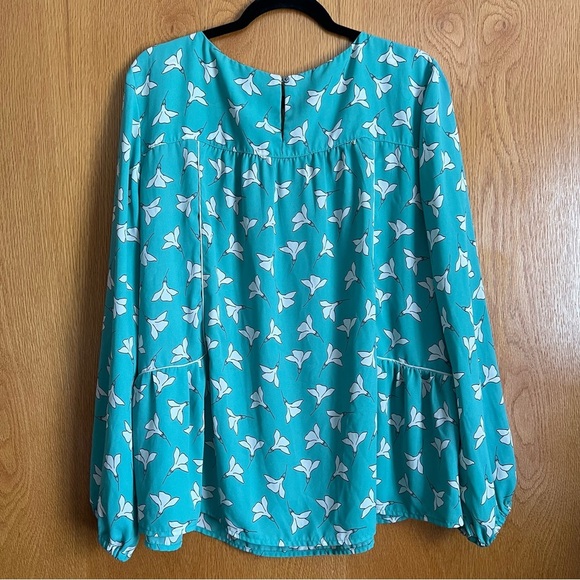 Loft size XL teal floral print smocked blouse - Picture 3 of 10